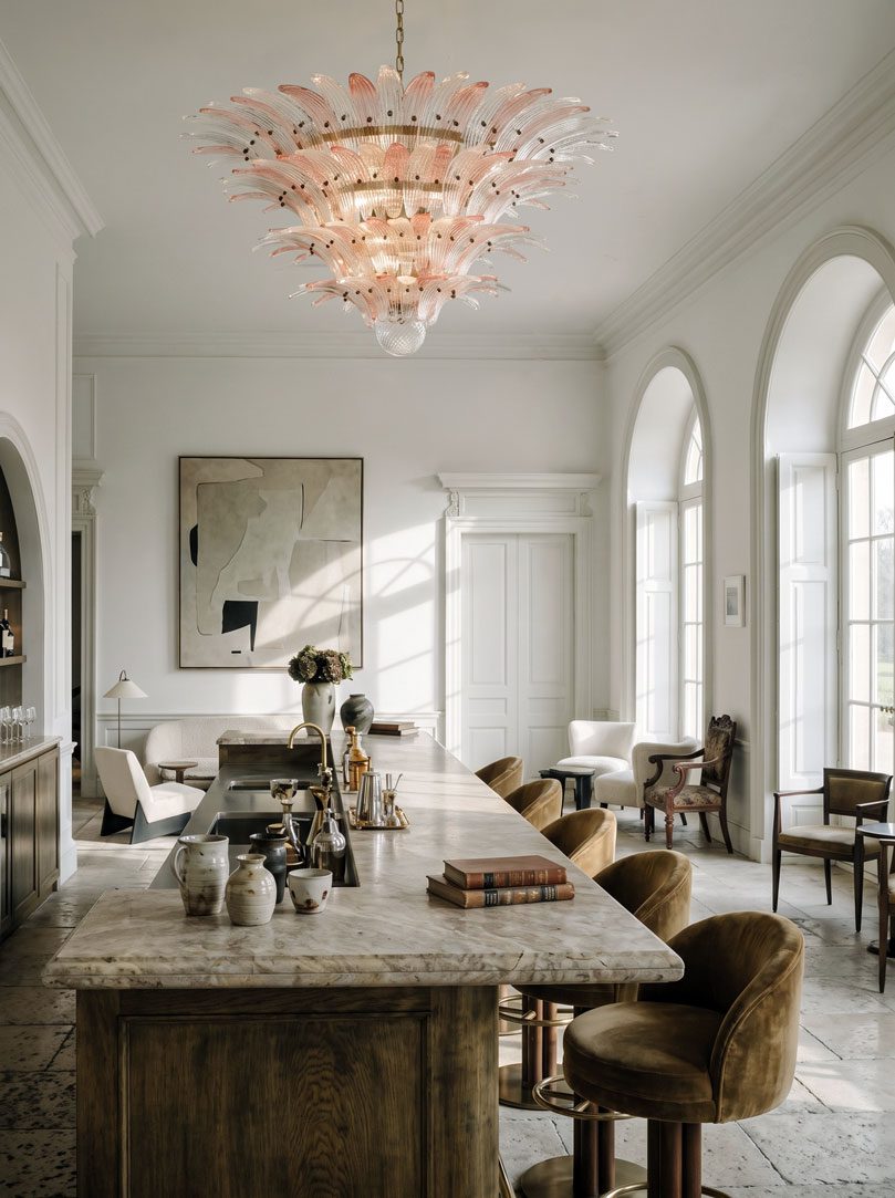 163 pink/transparent Murano palmette glasses chandelier hanging in a bar