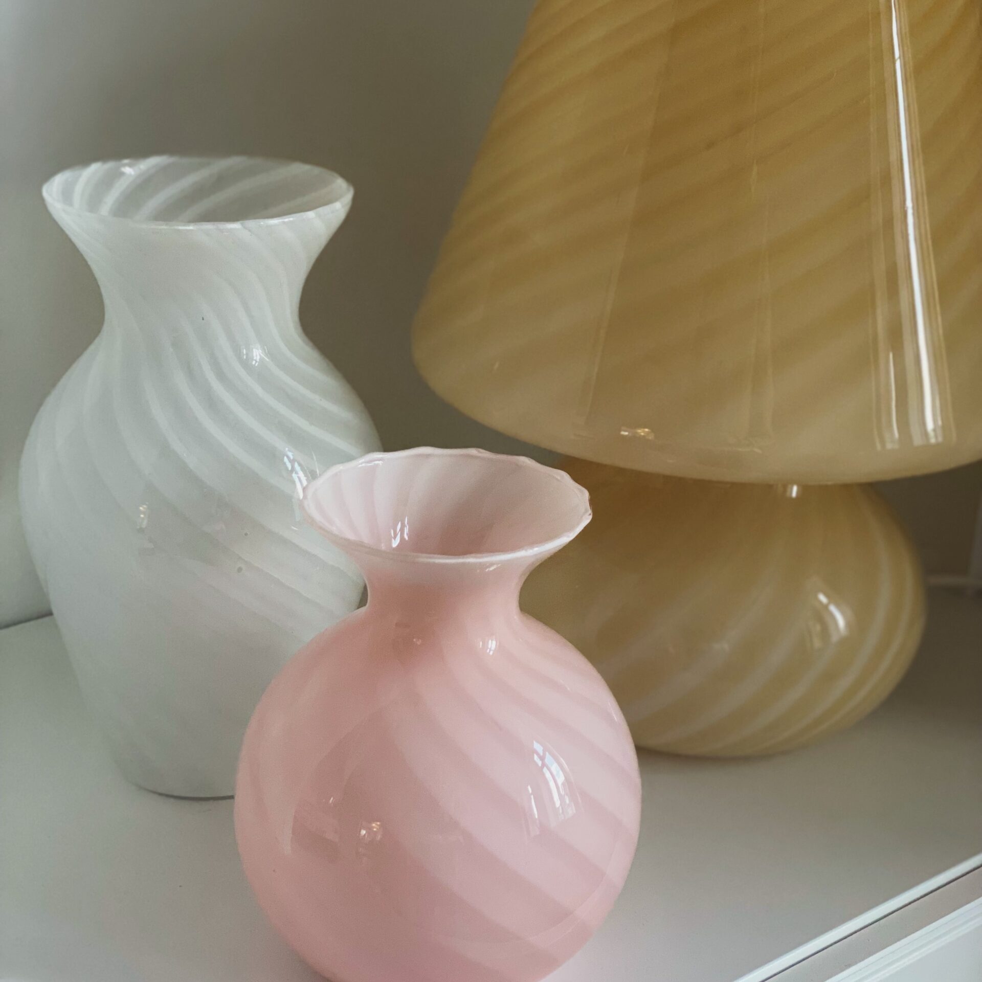 Vintage Murano vase hvid med swirl