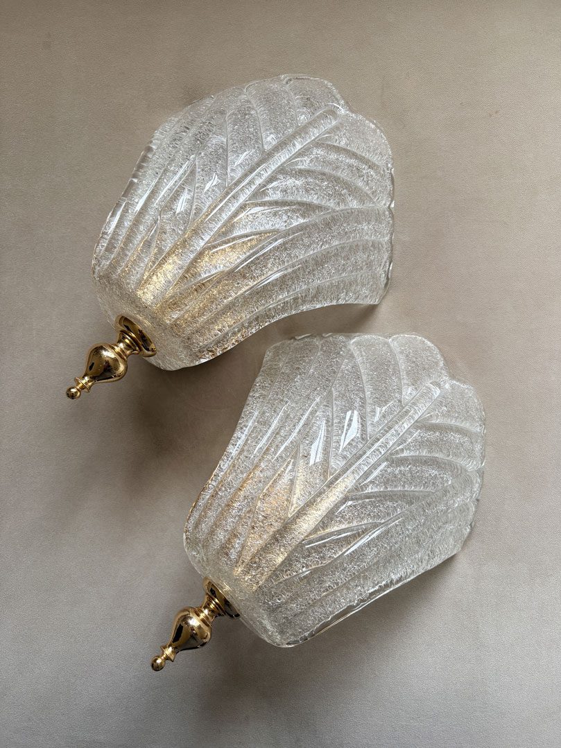 Italiensk vintagevæglampe i champagnefarvet glas